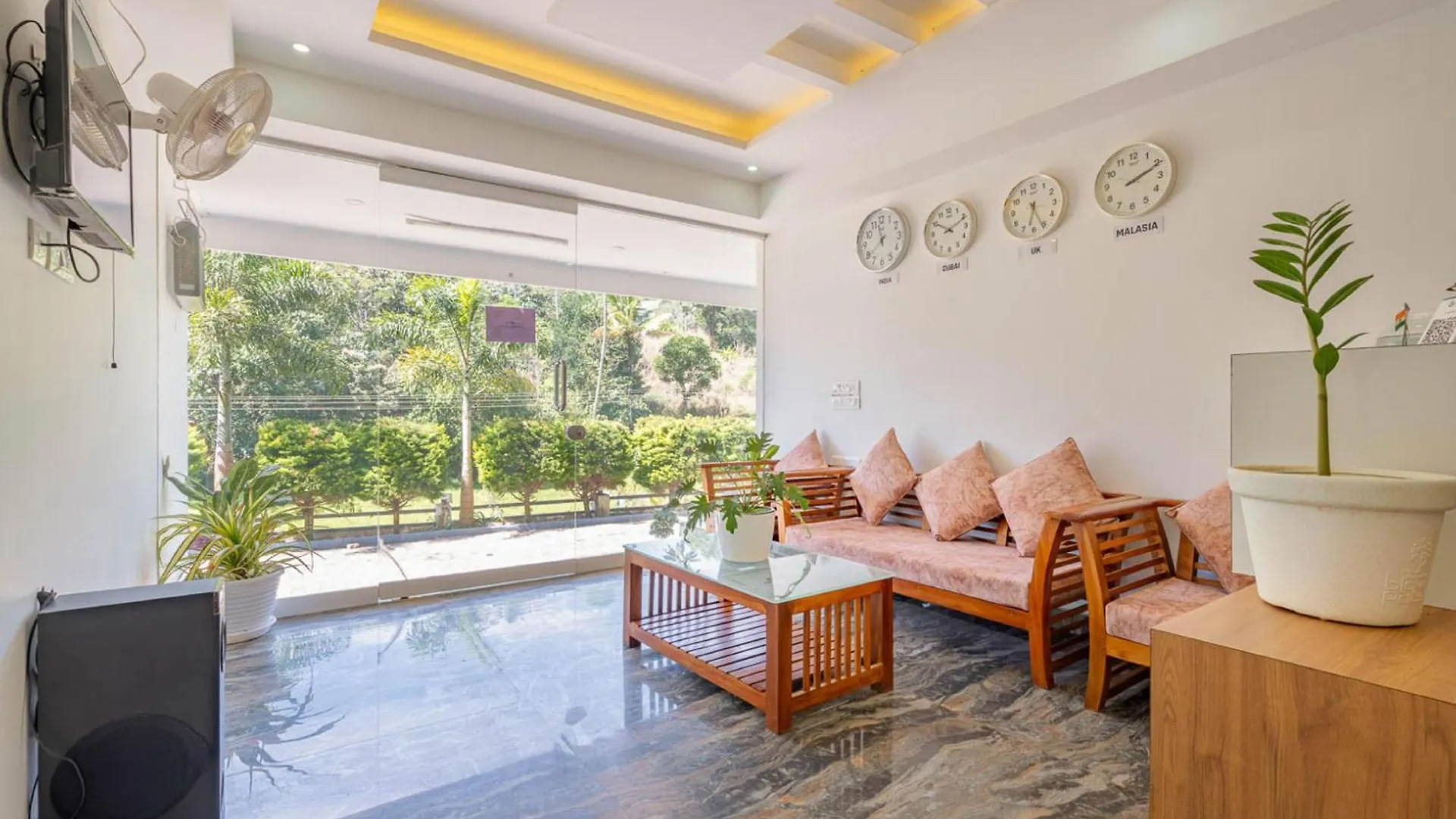 Pvr Grande Resort Munnar Hotel